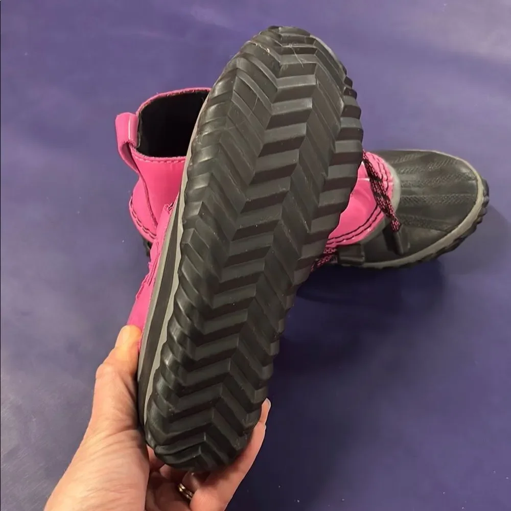 Sorel Hot Pink and Black Lace-Up Rain & Snow Boots with Treaded Sole